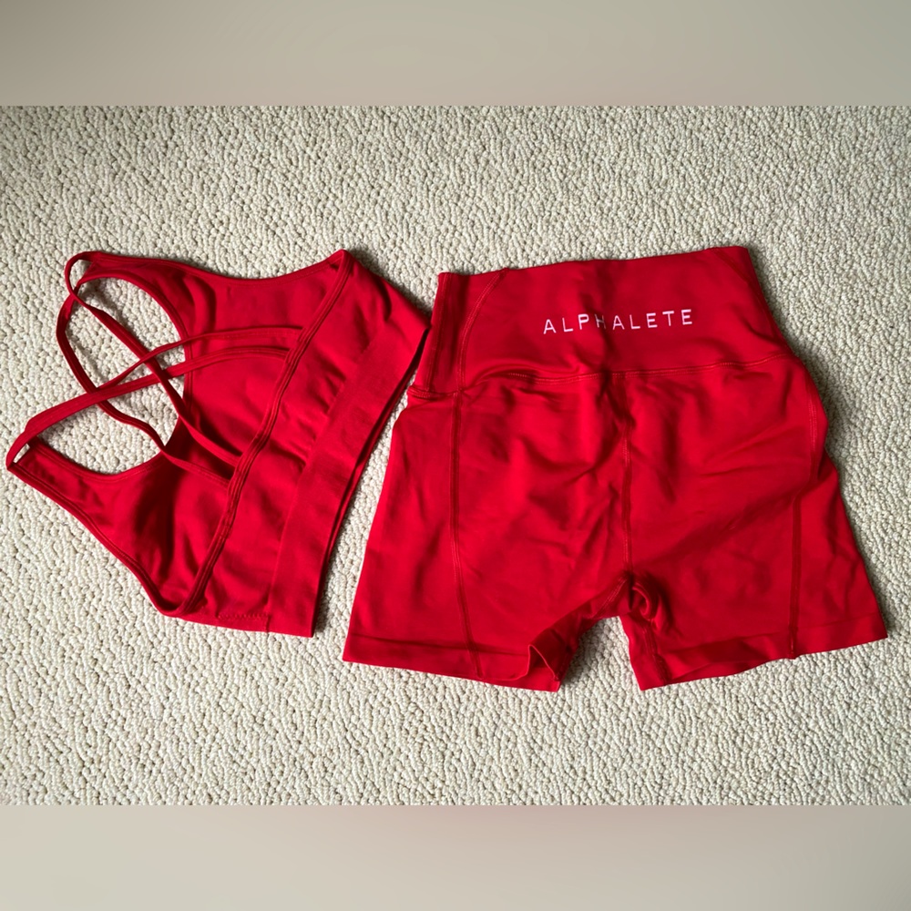 ALPHALETE REVIVAL Sports bra and Shorts Set - Size M